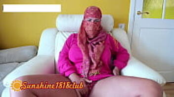 Arab seks webcam payudara besar gadis muslim berhijab pantat besar 09.30