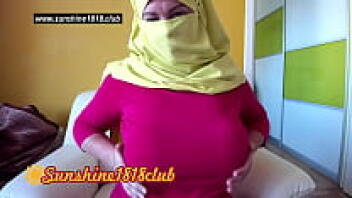 Arab muslim gadis montok di Hijab di dewasa webcam seks 25 Mei